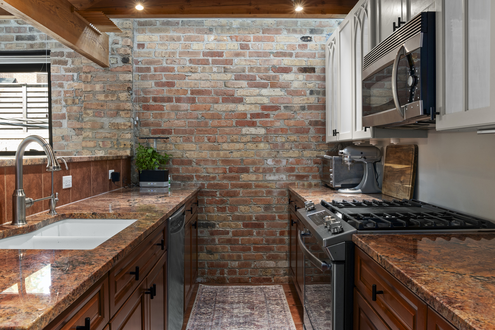 2226 N Racine Avenue Unit: 7