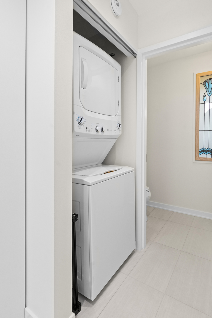 2226 N Racine Avenue Unit: 7