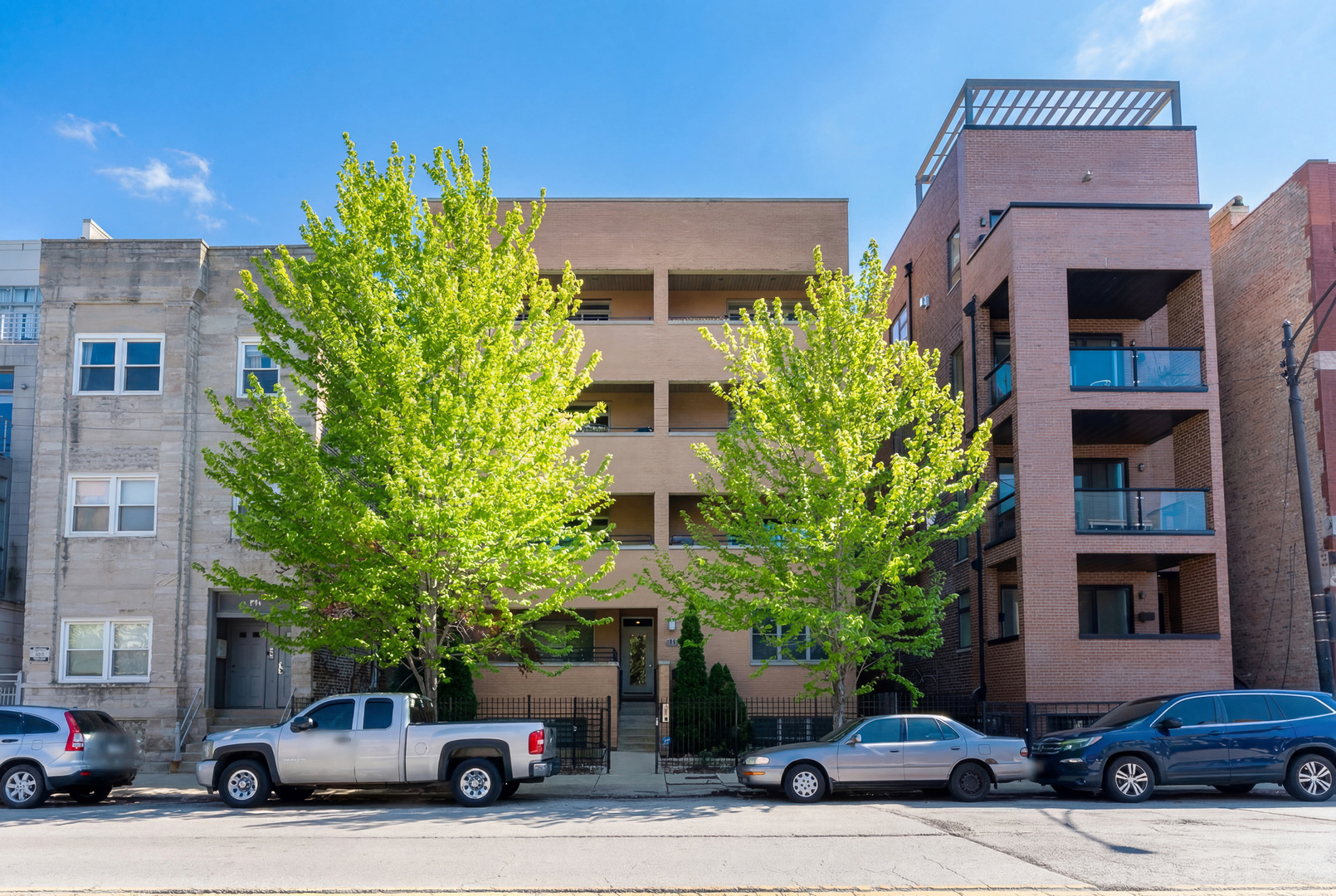 1425 W Grand Avenue Unit: 3E