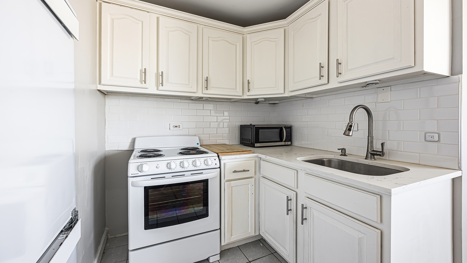 3110 N Sheridan Road Unit: 1807