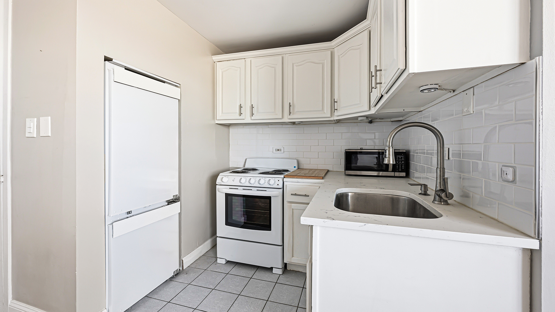 3110 N Sheridan Road Unit: 1807