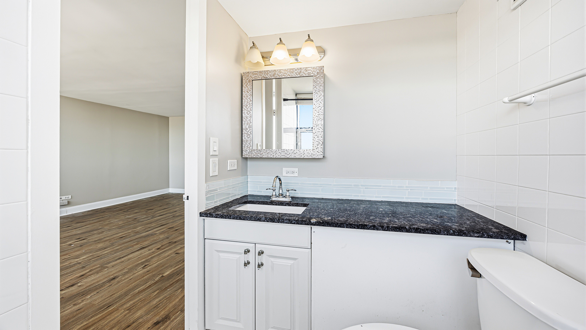 3110 N Sheridan Road Unit: 1807