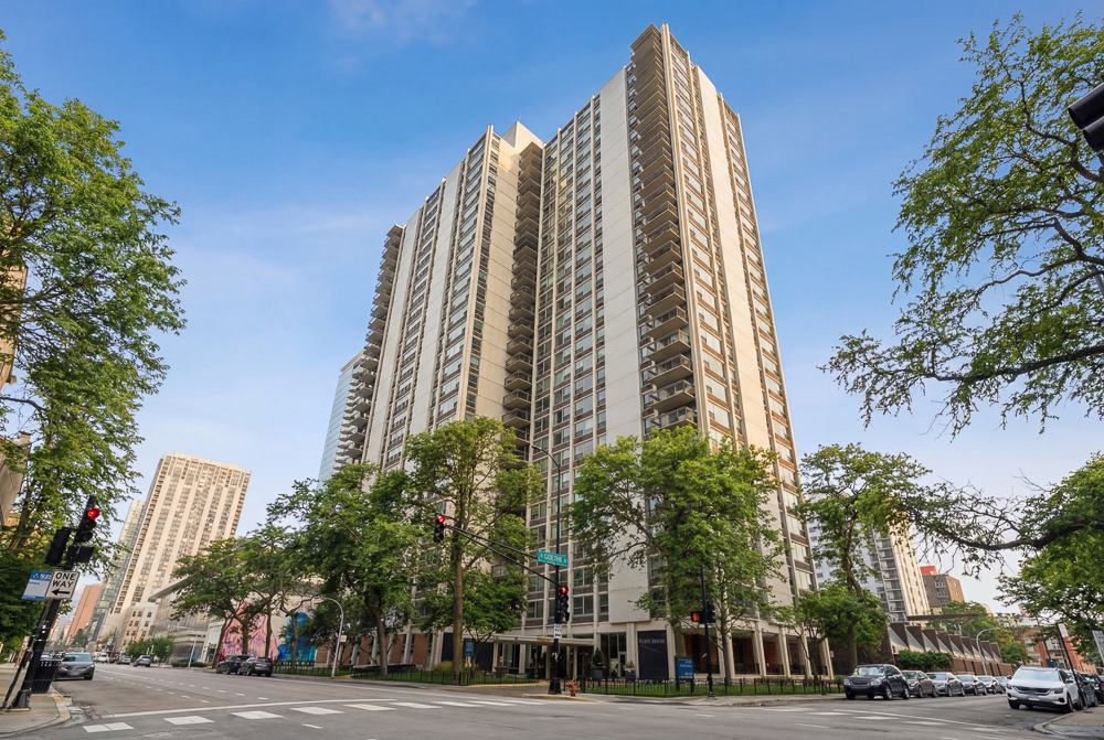 1255 N Sandburg Terrace Unit: 309E