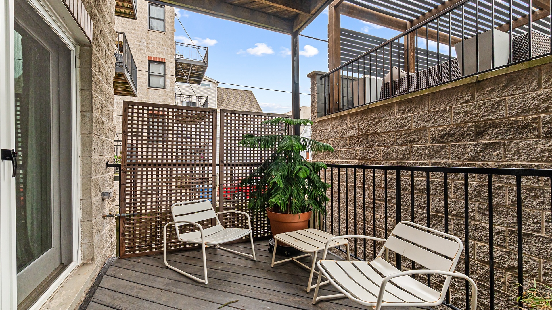 820 W Buckingham Place Unit: 1