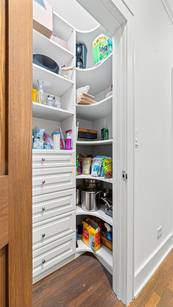 820 W Buckingham Place Unit: 1