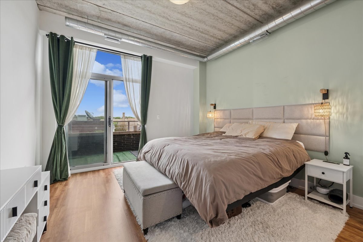 3201 W Leland Avenue Unit: 402