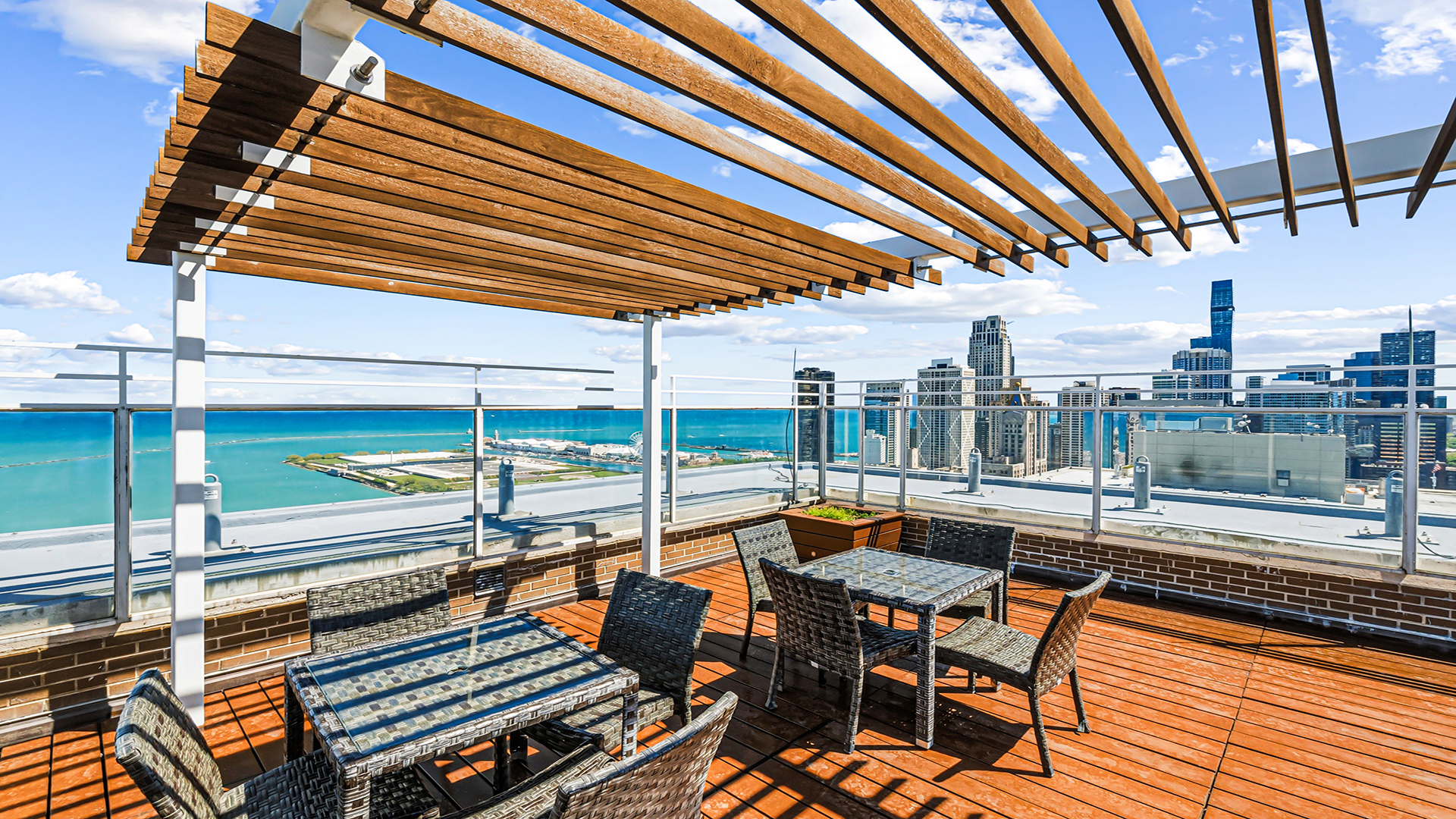260 E Chestnut Street Unit: 314