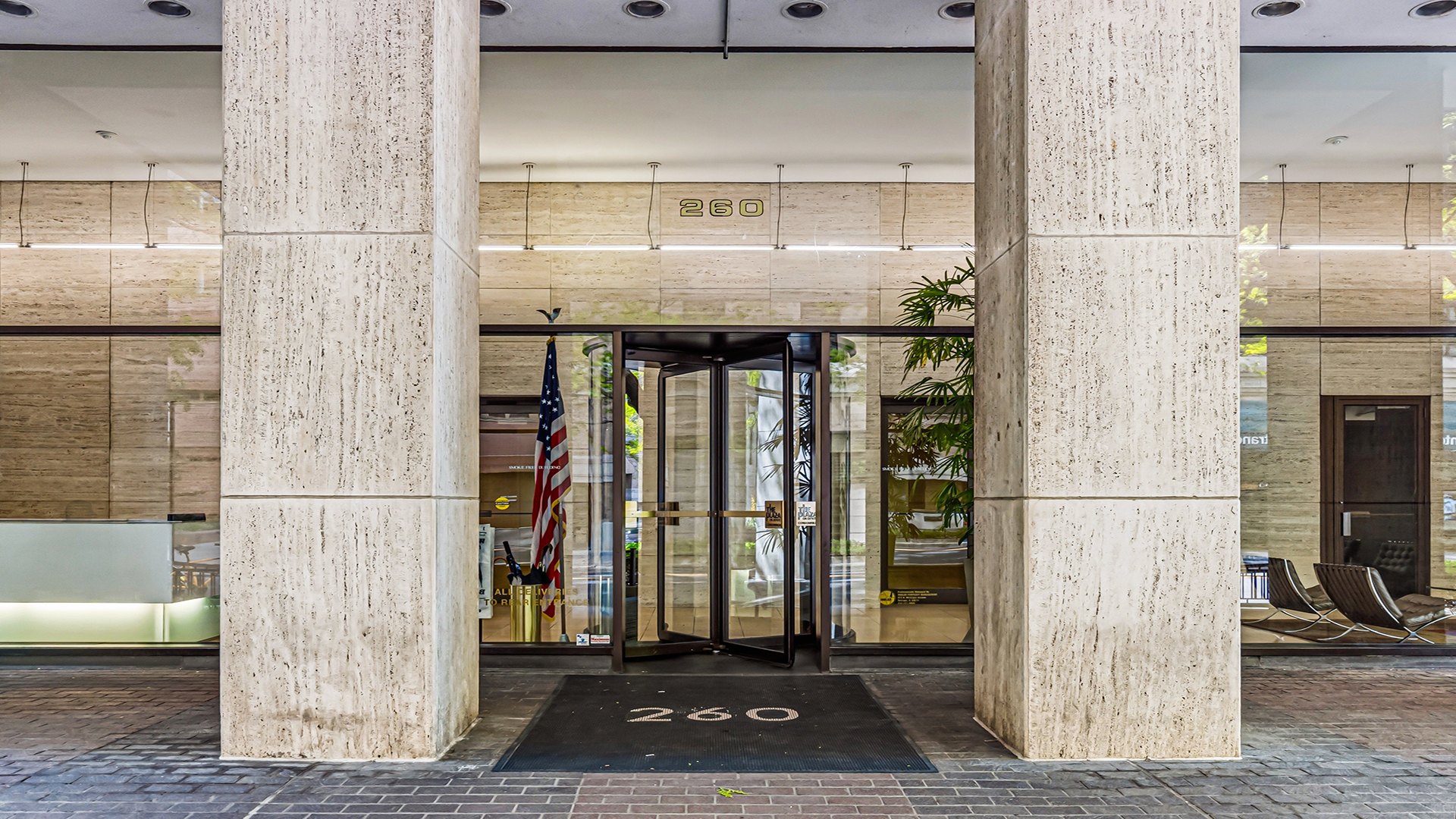 260 E Chestnut Street Unit: 314
