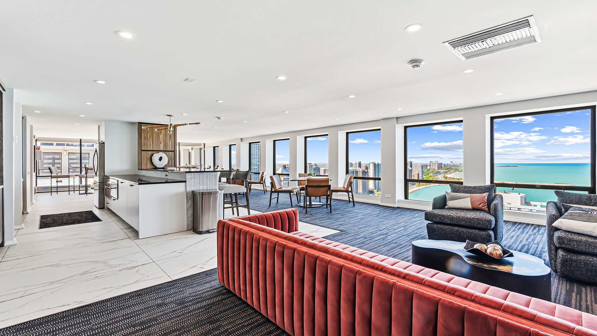 260 E Chestnut Street Unit: 314