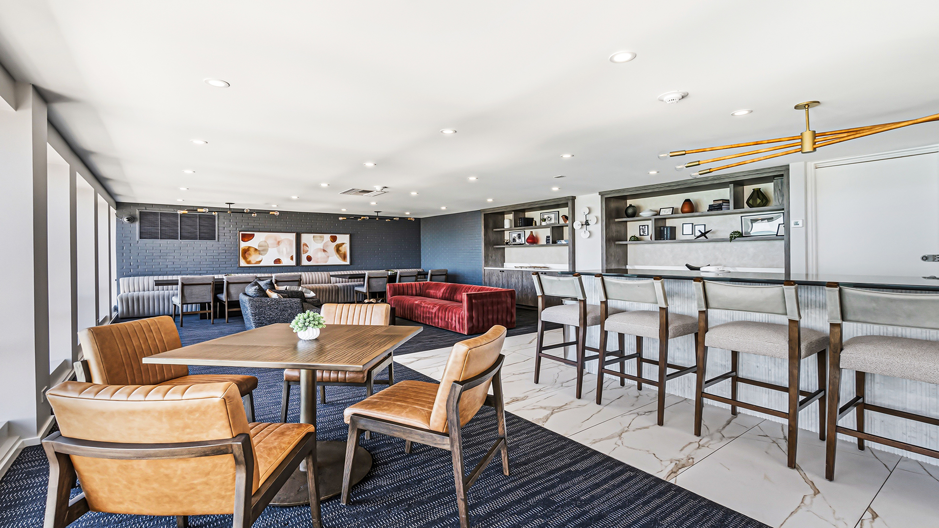 260 E Chestnut Street Unit: 314