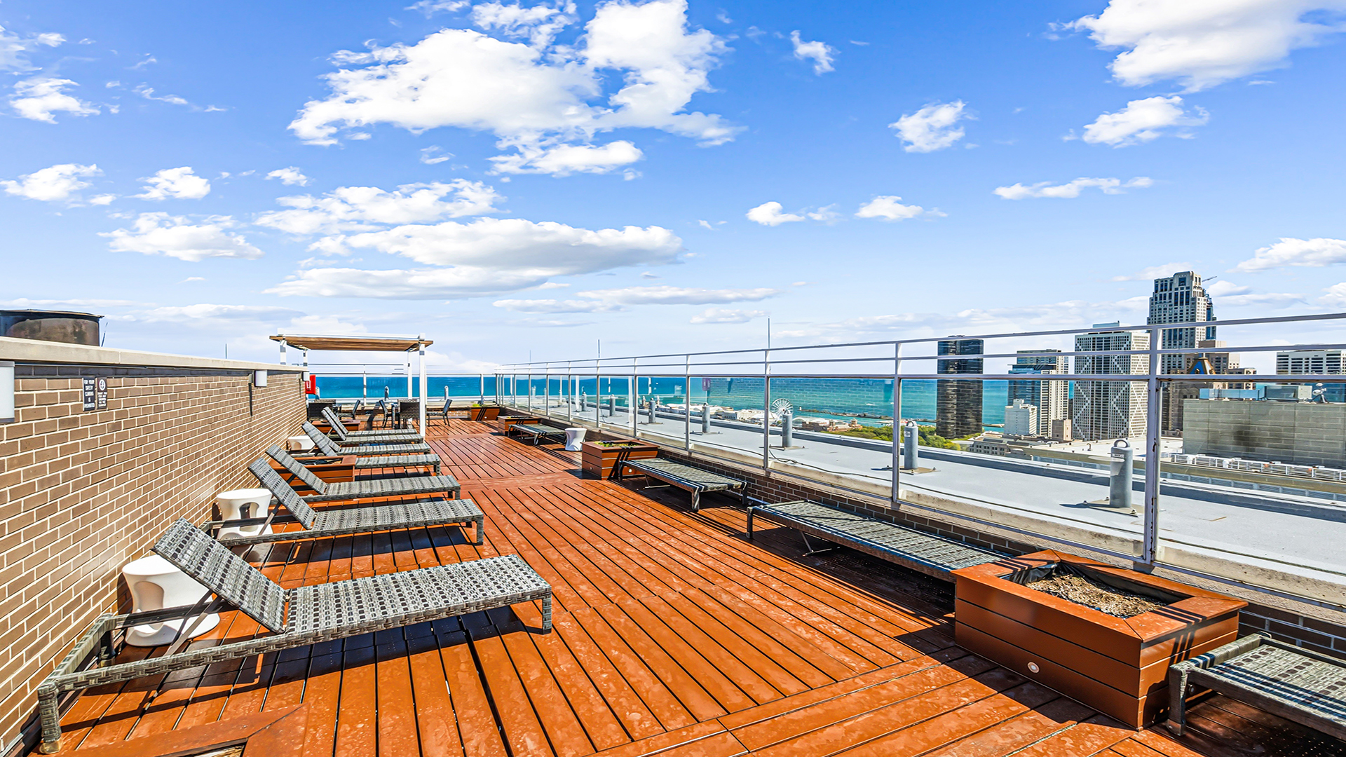 260 E Chestnut Street Unit: 314