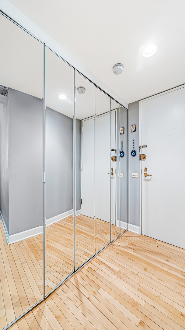 260 E Chestnut Street Unit: 314
