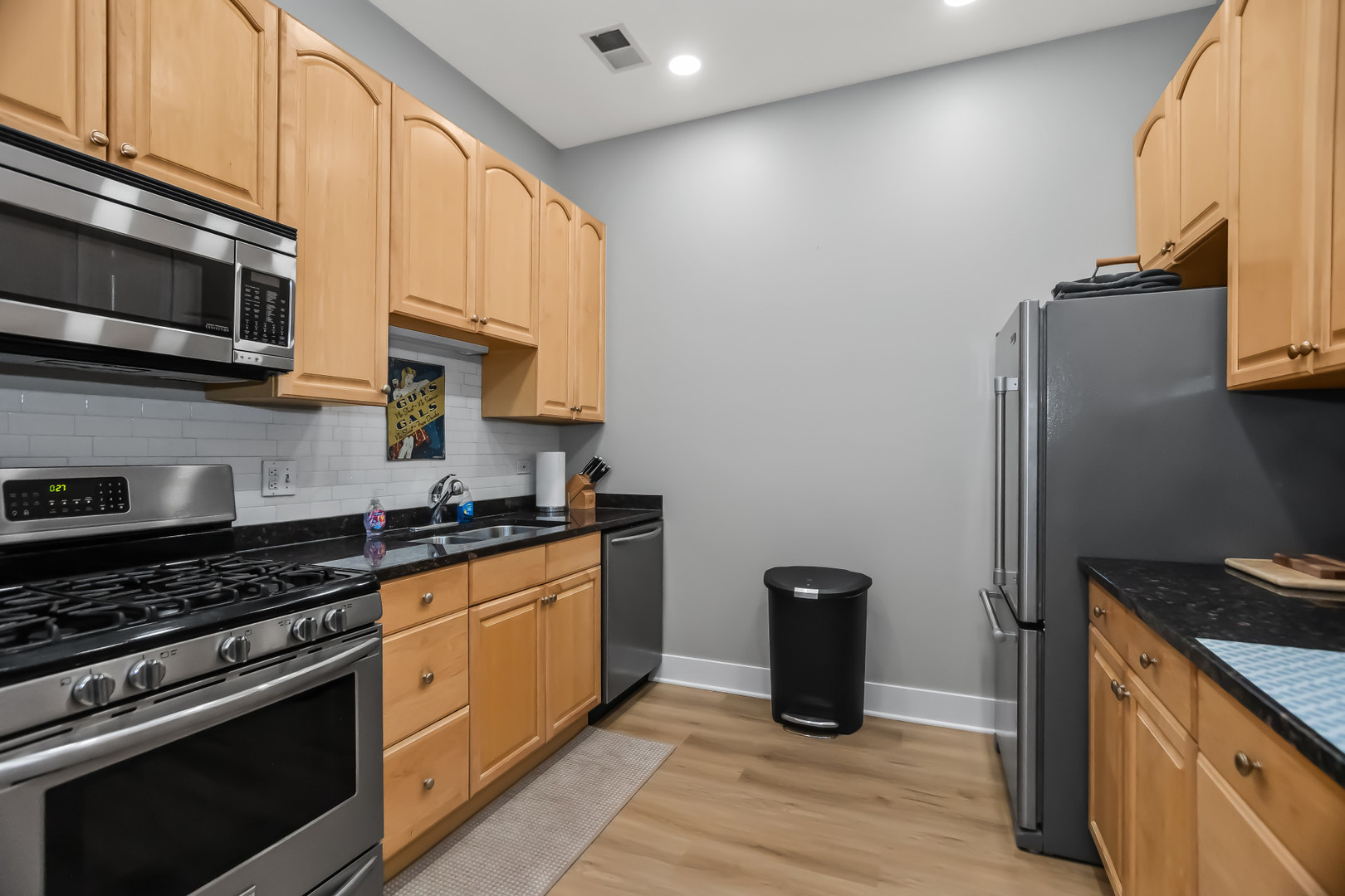 1217 N HONORE Street Unit: G