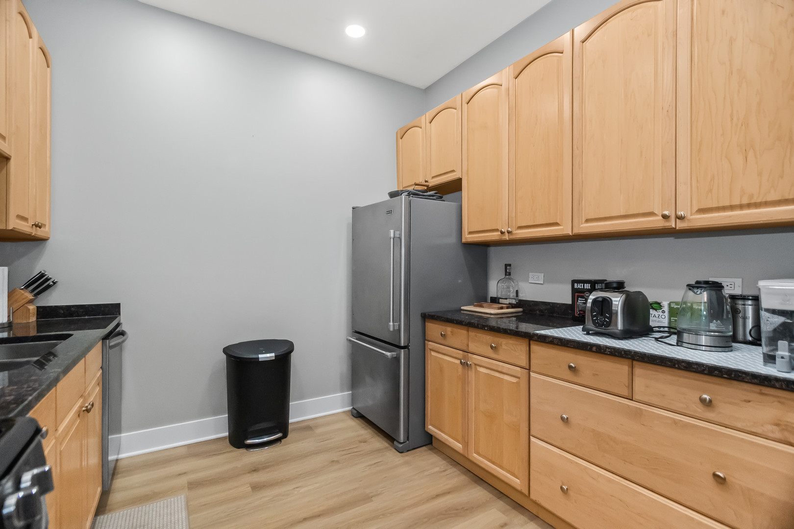 1217 N HONORE Street Unit: G