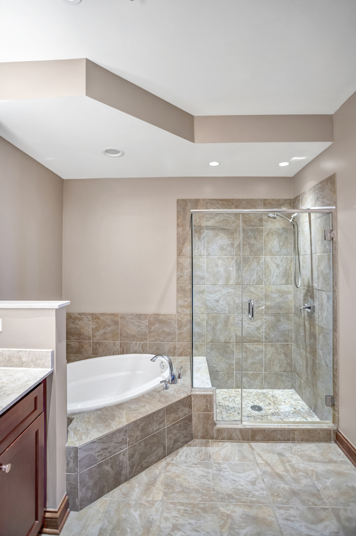 1600 S Prairie Avenue Unit: 2102