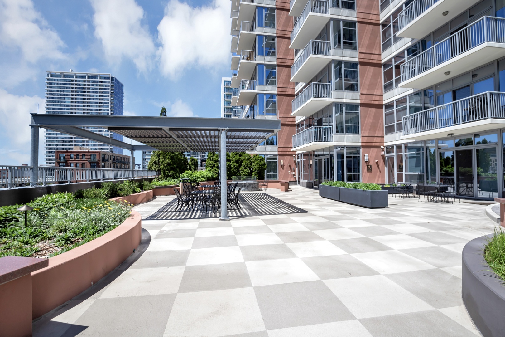 1600 S Prairie Avenue Unit: 2102