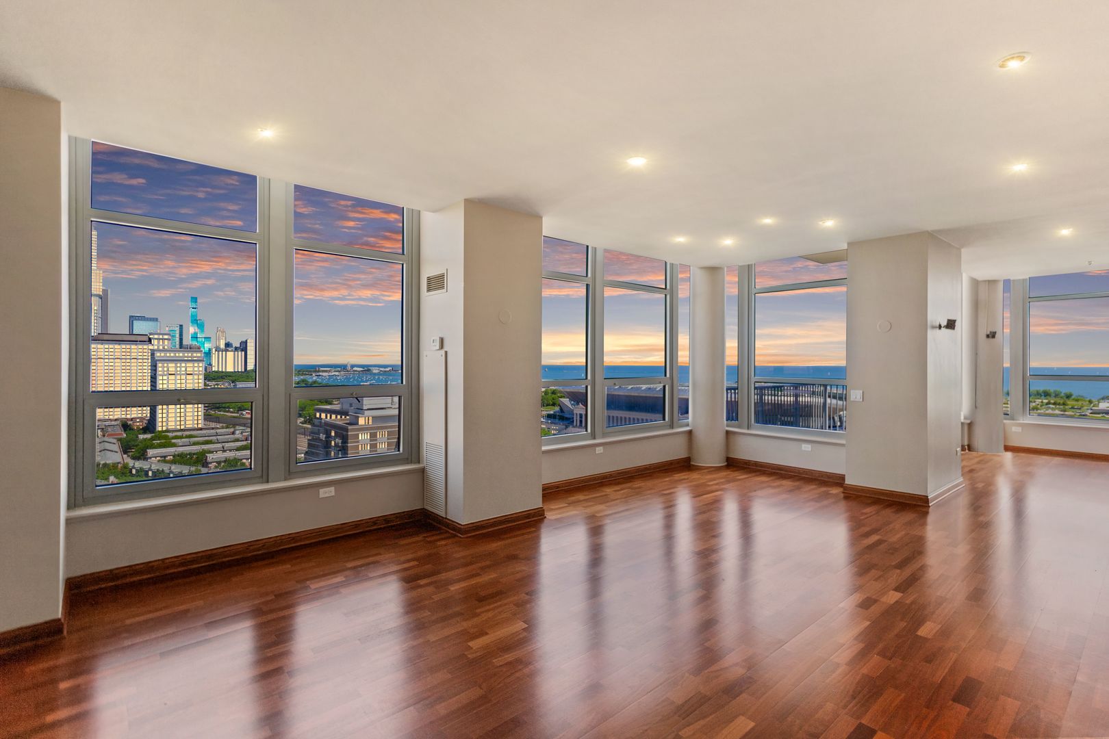 1600 S Prairie Avenue Unit: 2102
