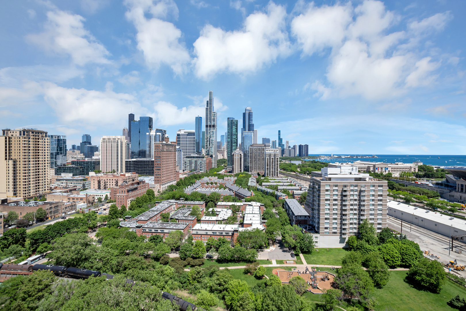 1600 S Prairie Avenue Unit: 2102