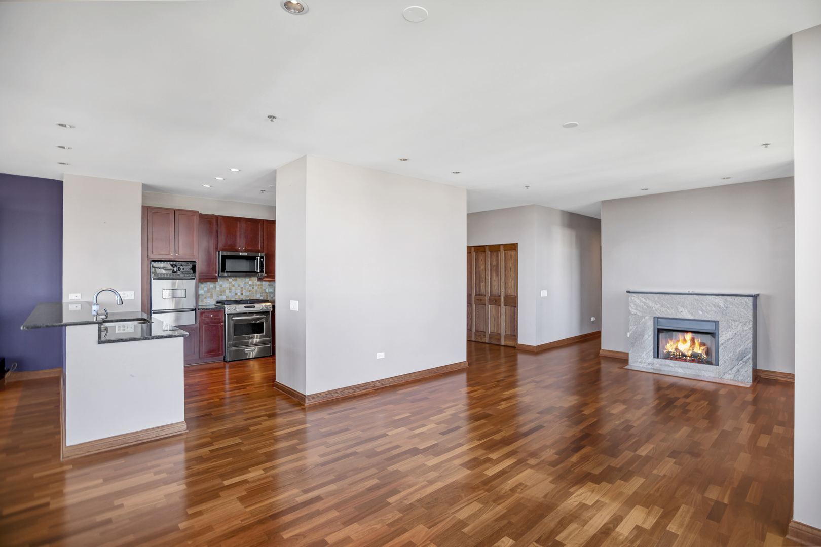 1600 S Prairie Avenue Unit: 2102