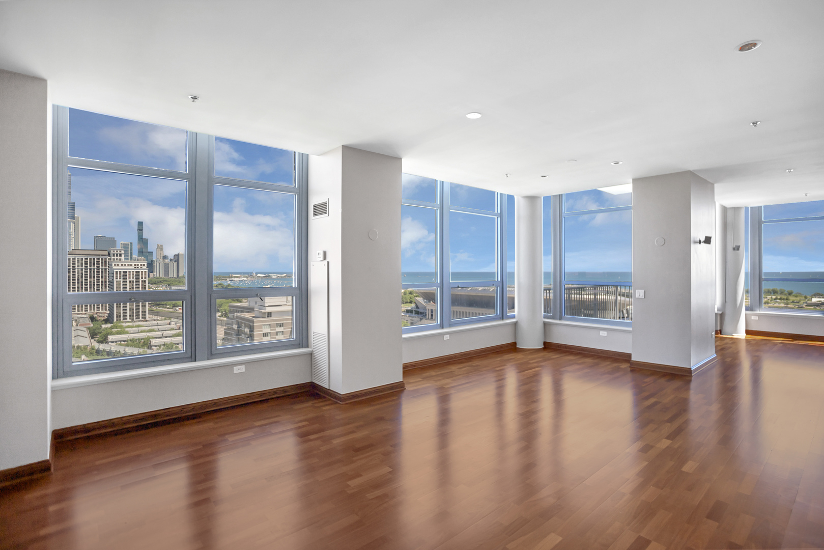 1600 S Prairie Avenue Unit: 2102