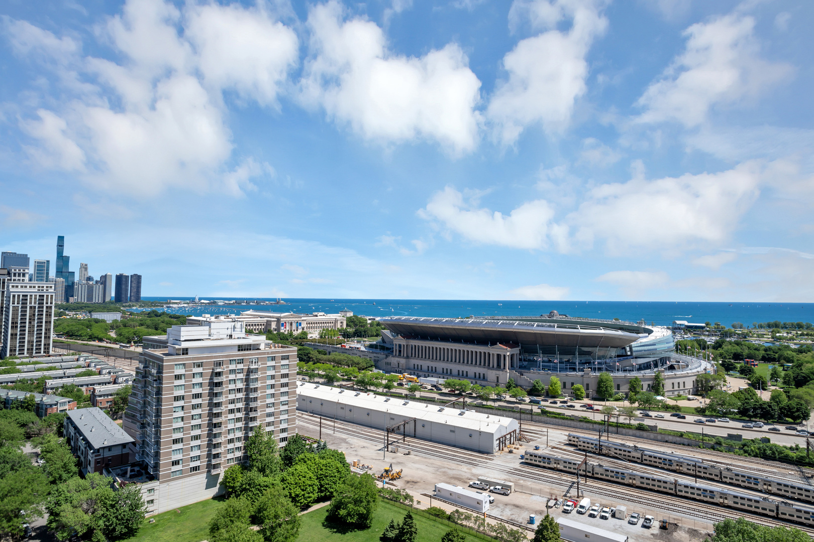 1600 S Prairie Avenue Unit: 2102