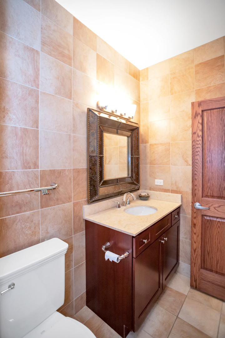 1600 S Prairie Avenue Unit: 2102