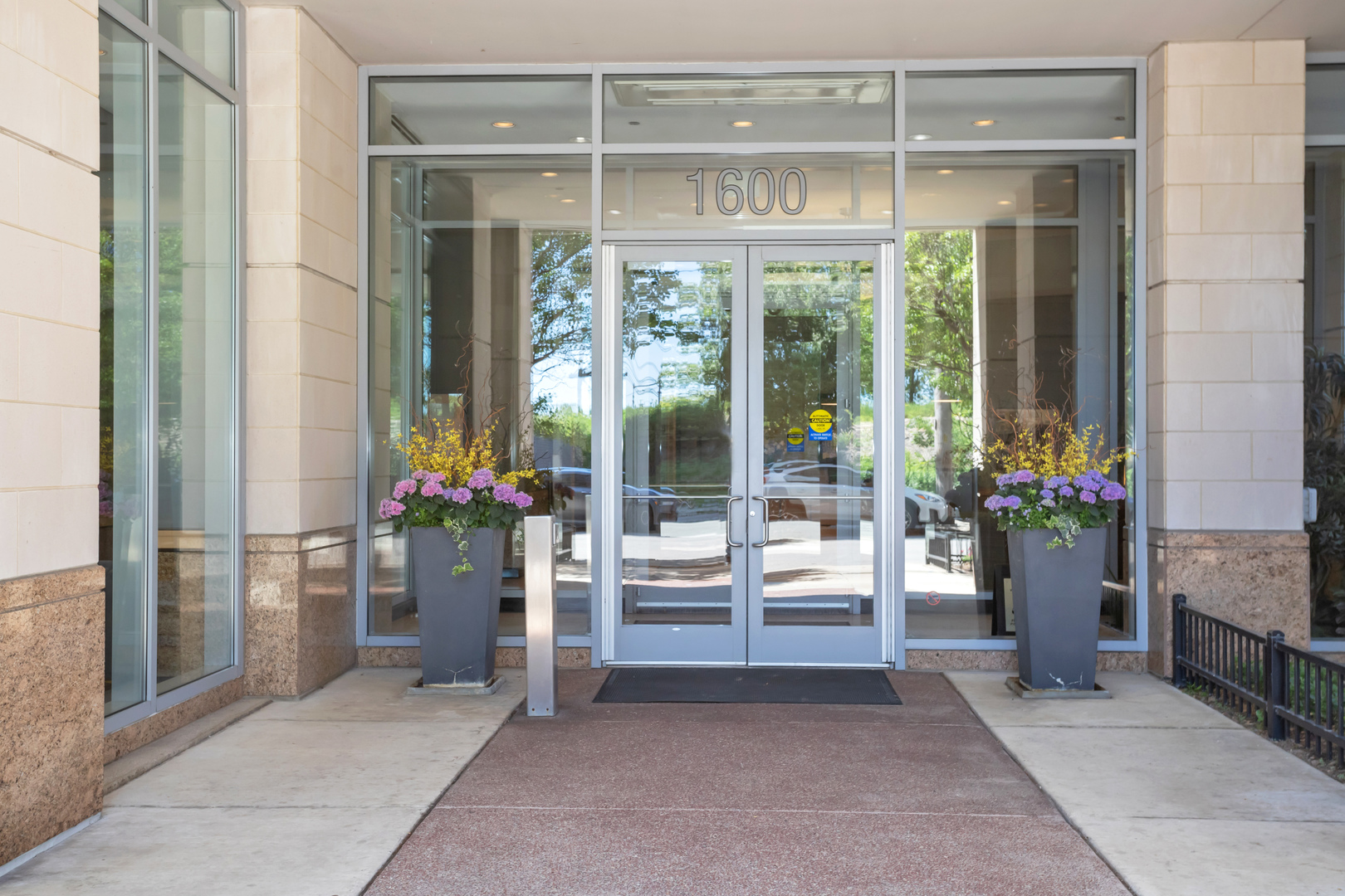 1600 S Prairie Avenue Unit: 2102
