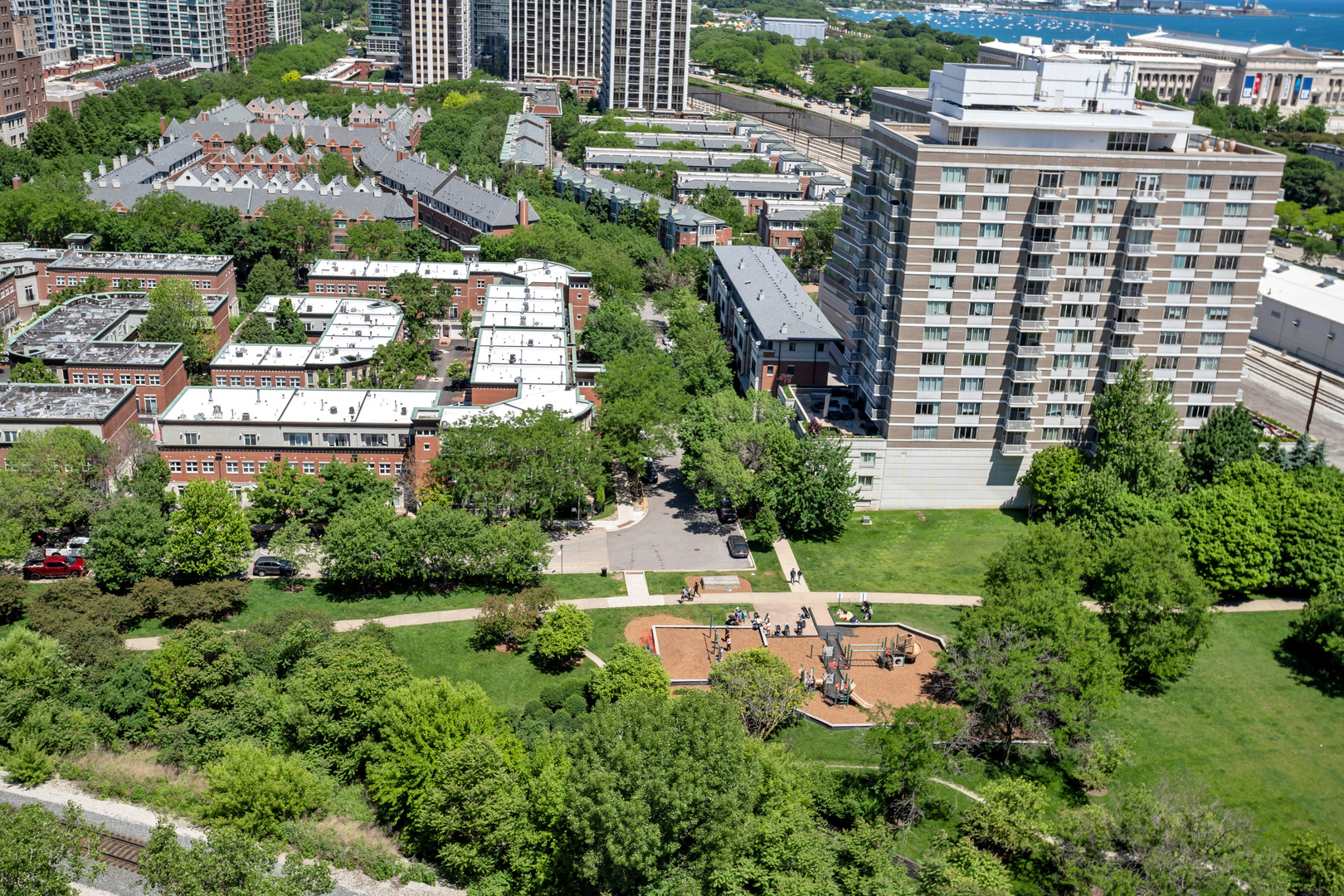 1600 S Prairie Avenue Unit: 2102