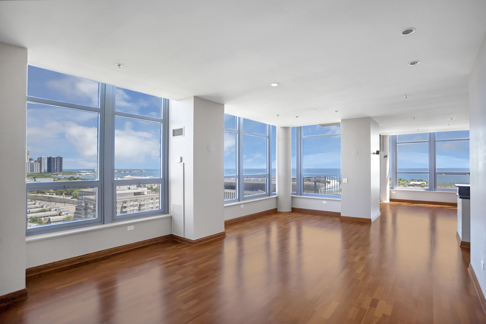 1600 S Prairie Avenue Unit: 2102