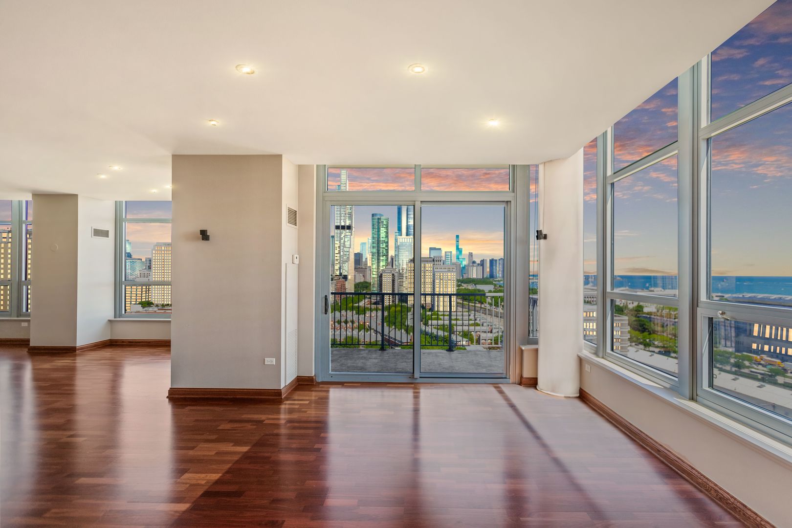 1600 S Prairie Avenue Unit: 2102