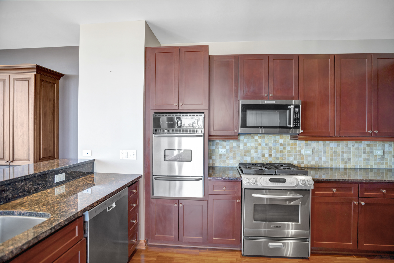 1600 S Prairie Avenue Unit: 2102