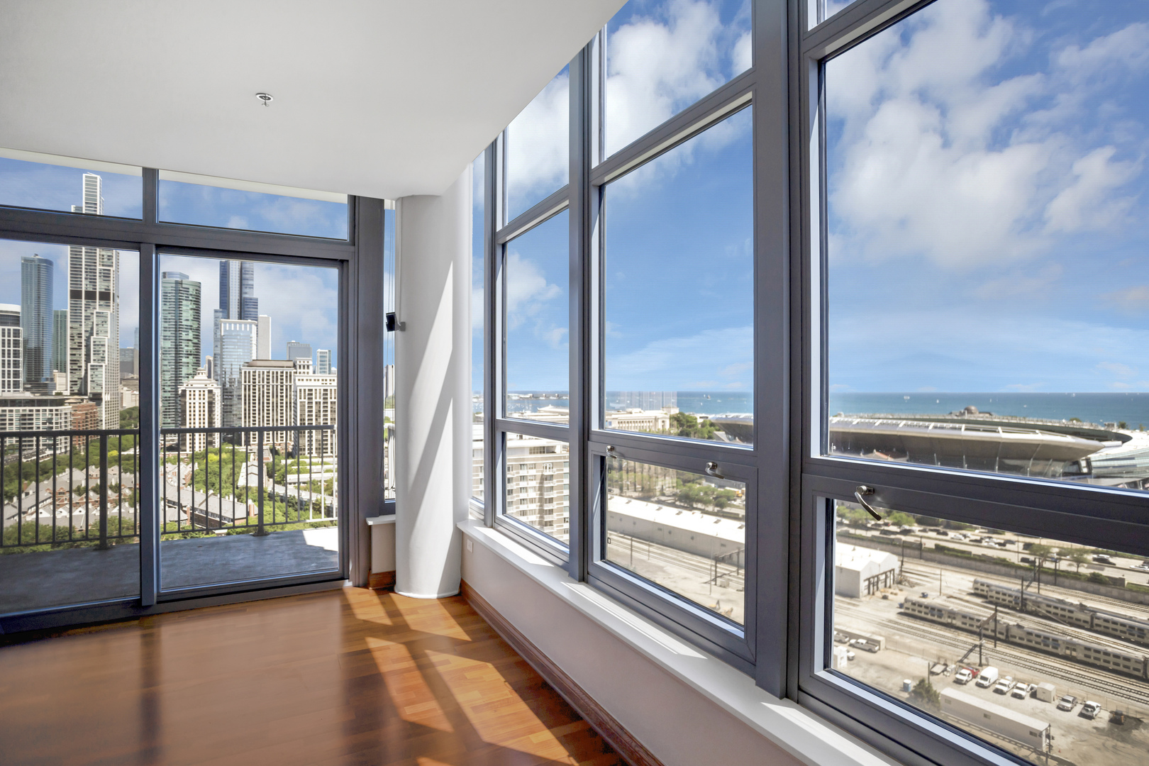 1600 S Prairie Avenue Unit: 2102