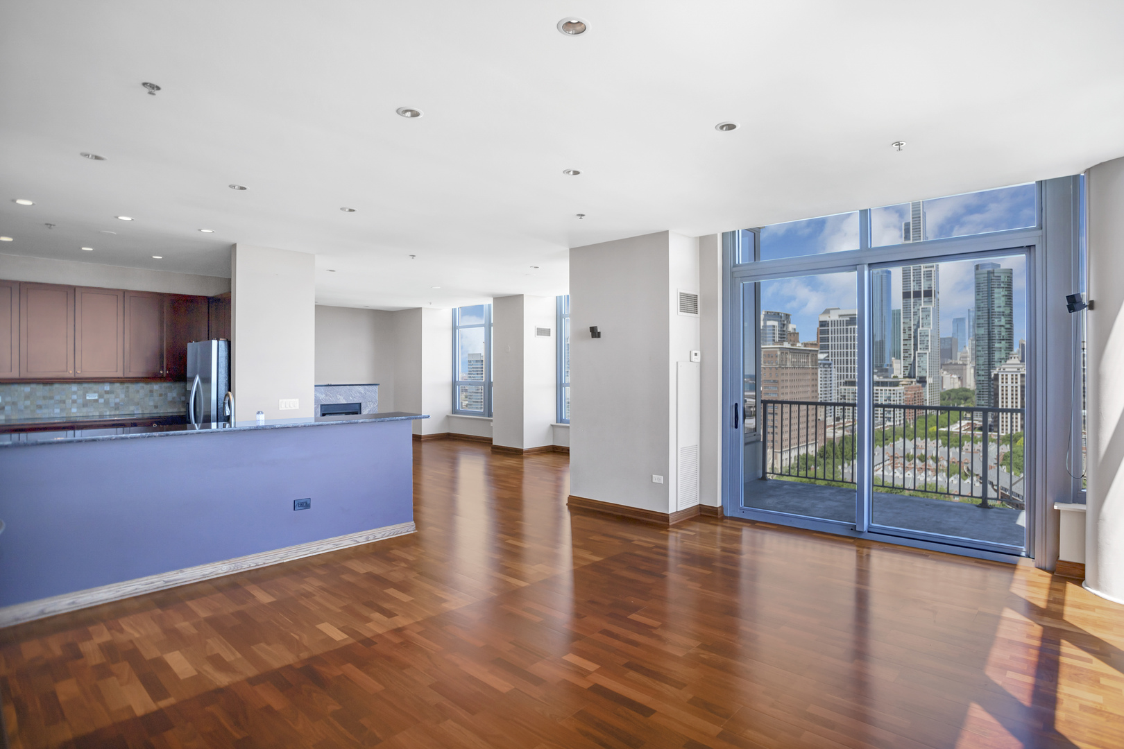 1600 S Prairie Avenue Unit: 2102