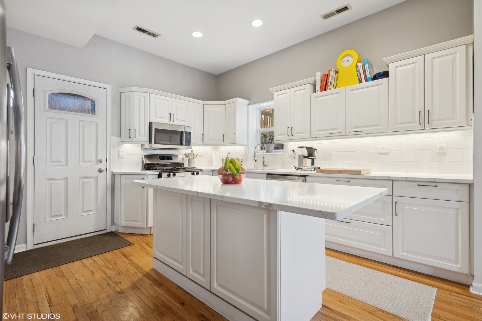 2644 N Washtenaw Avenue Unit: 2D