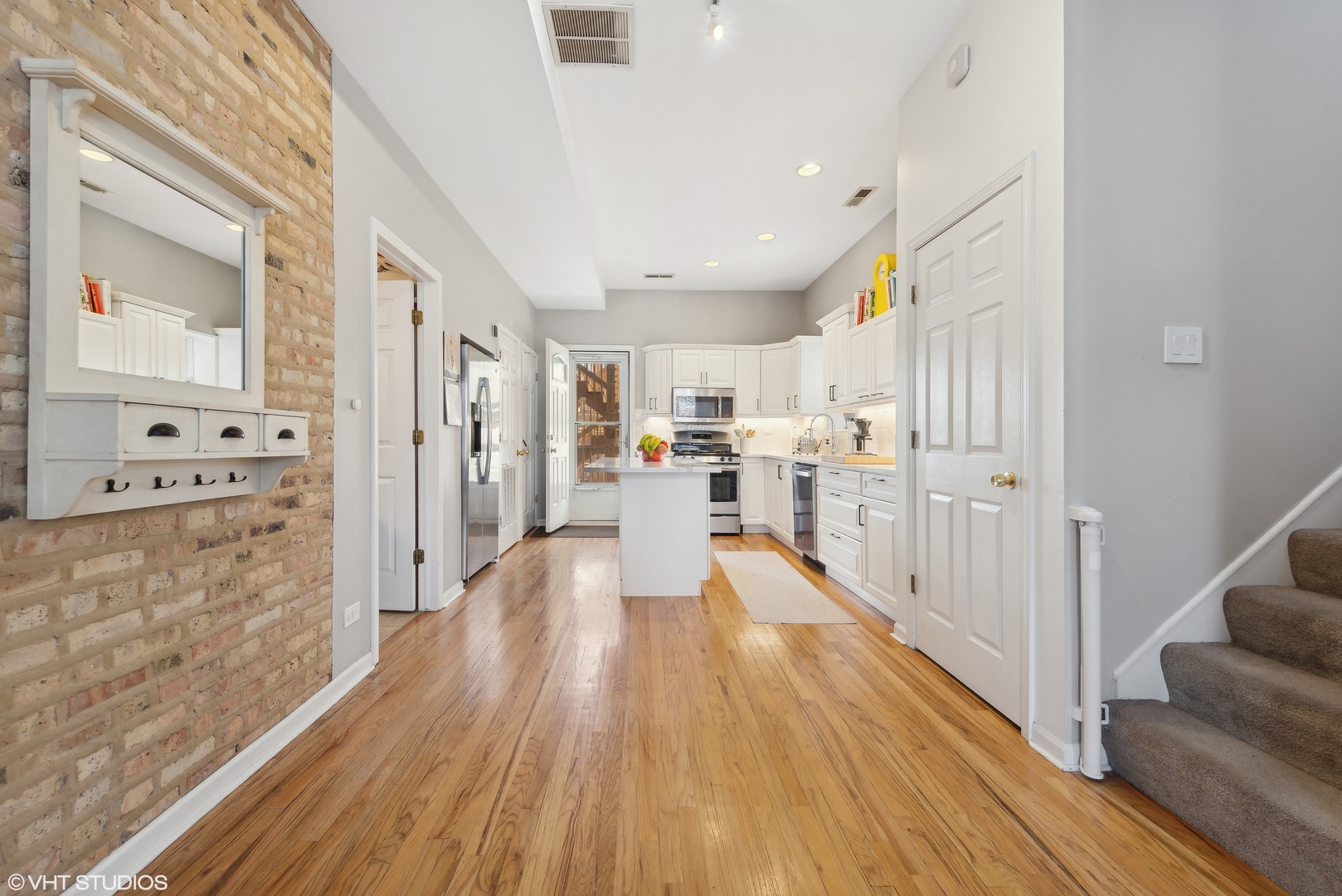 2644 N Washtenaw Avenue Unit: 2D