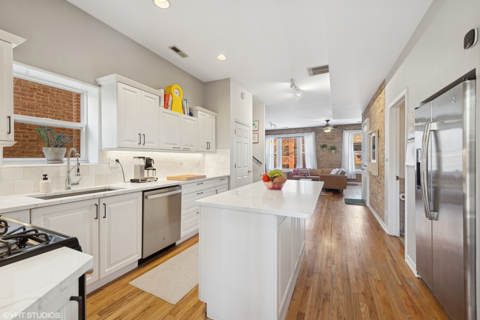 2644 N Washtenaw Avenue Unit: 2D