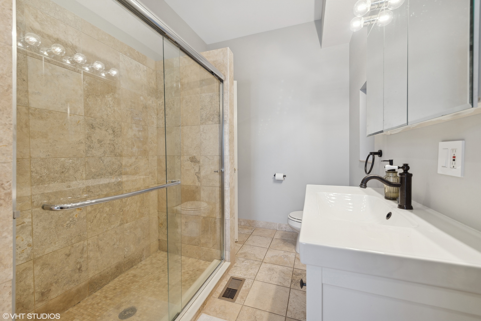 2644 N Washtenaw Avenue Unit: 2D