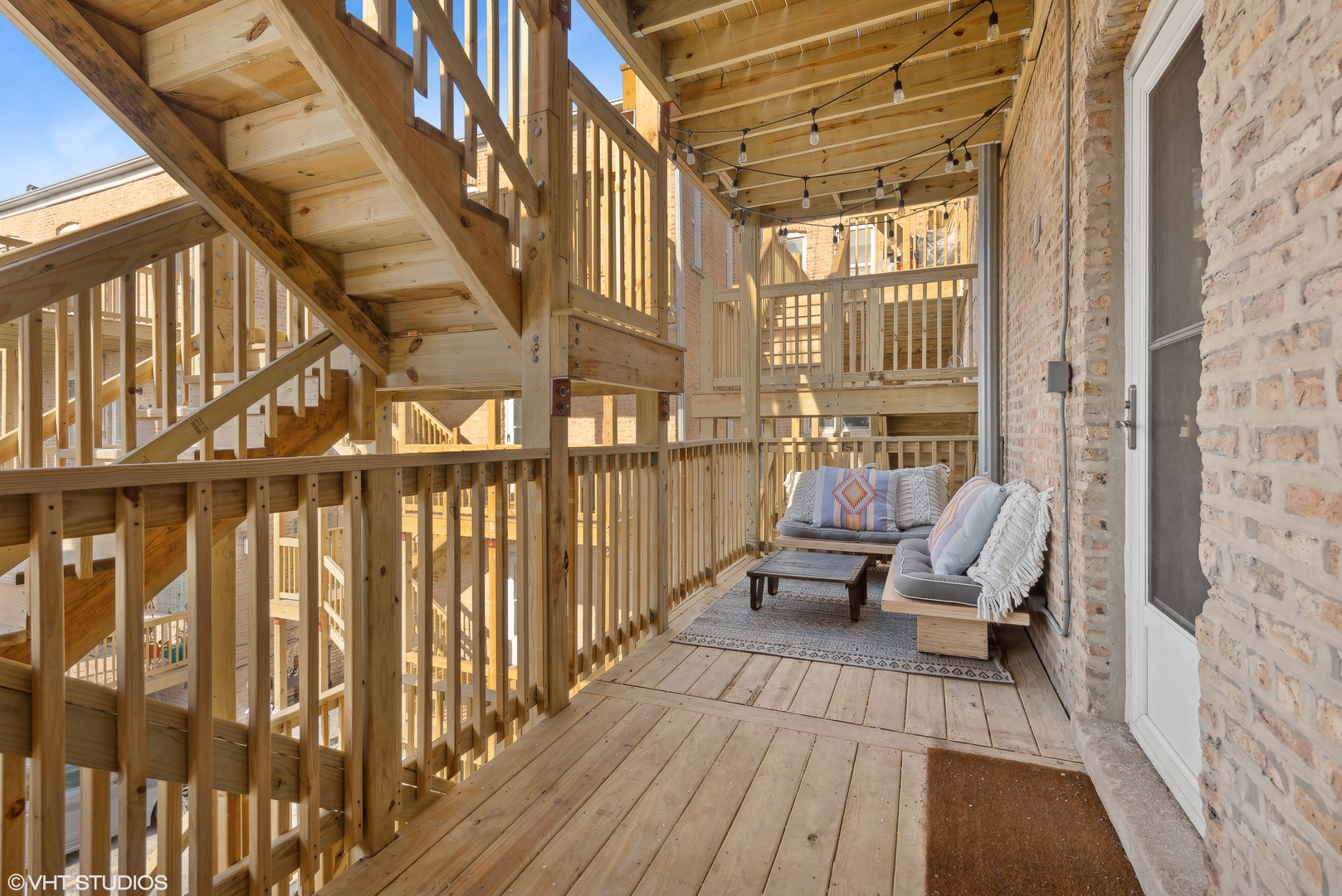 2644 N Washtenaw Avenue Unit: 2D
