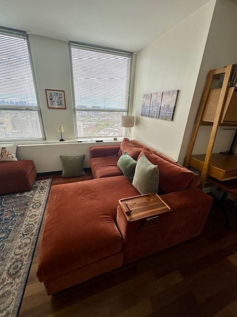 2626 N Lakeview Avenue Unit: 2210