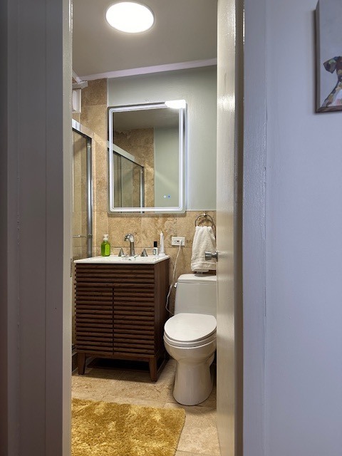 2626 N Lakeview Avenue Unit: 2210