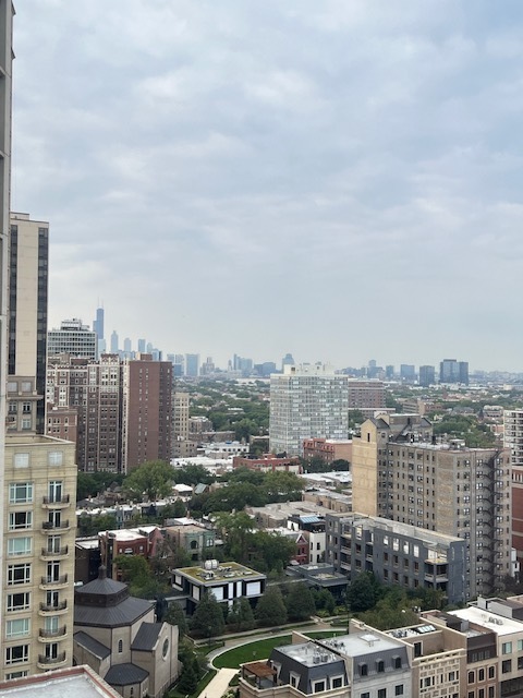 2626 N Lakeview Avenue Unit: 2210