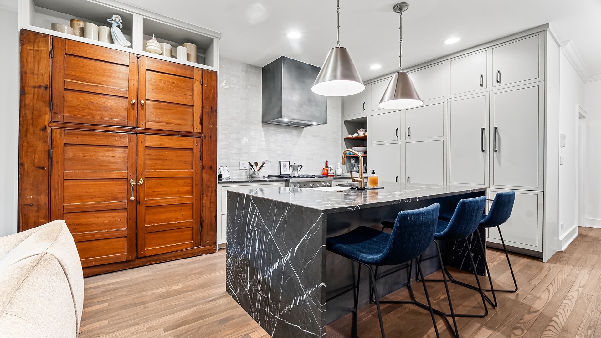 820 W Buckingham Place Unit: 1