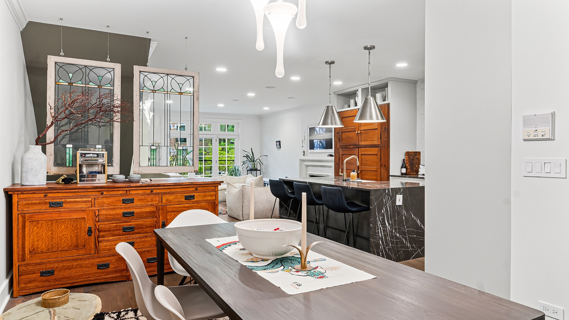 820 W Buckingham Place Unit: 1