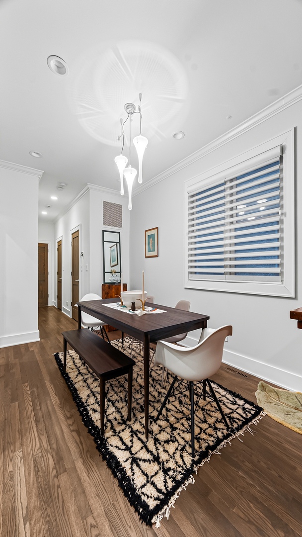 820 W Buckingham Place Unit: 1