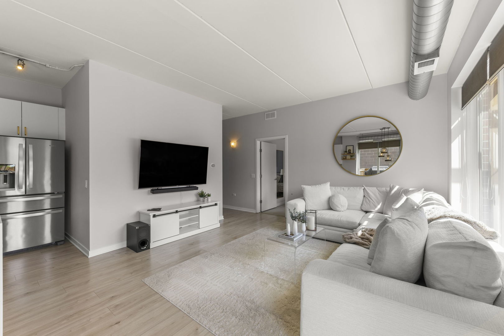873 N Larrabee Street Unit: 202
