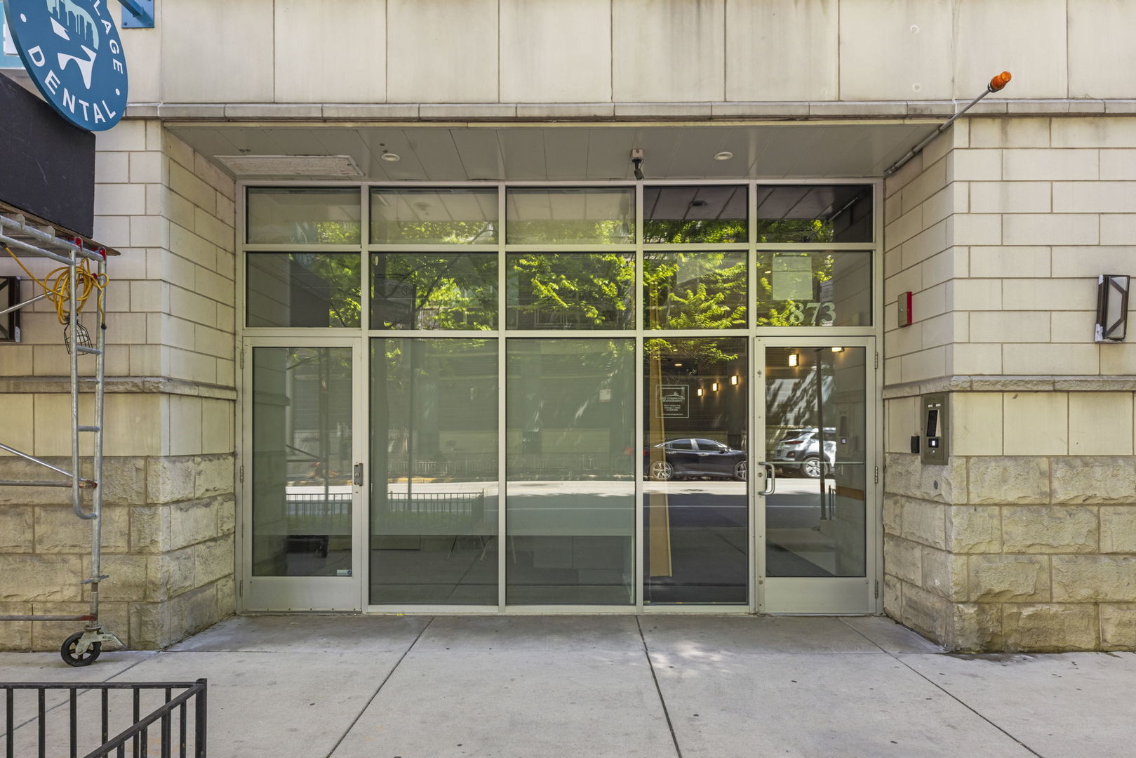 873 N Larrabee Street Unit: 202
