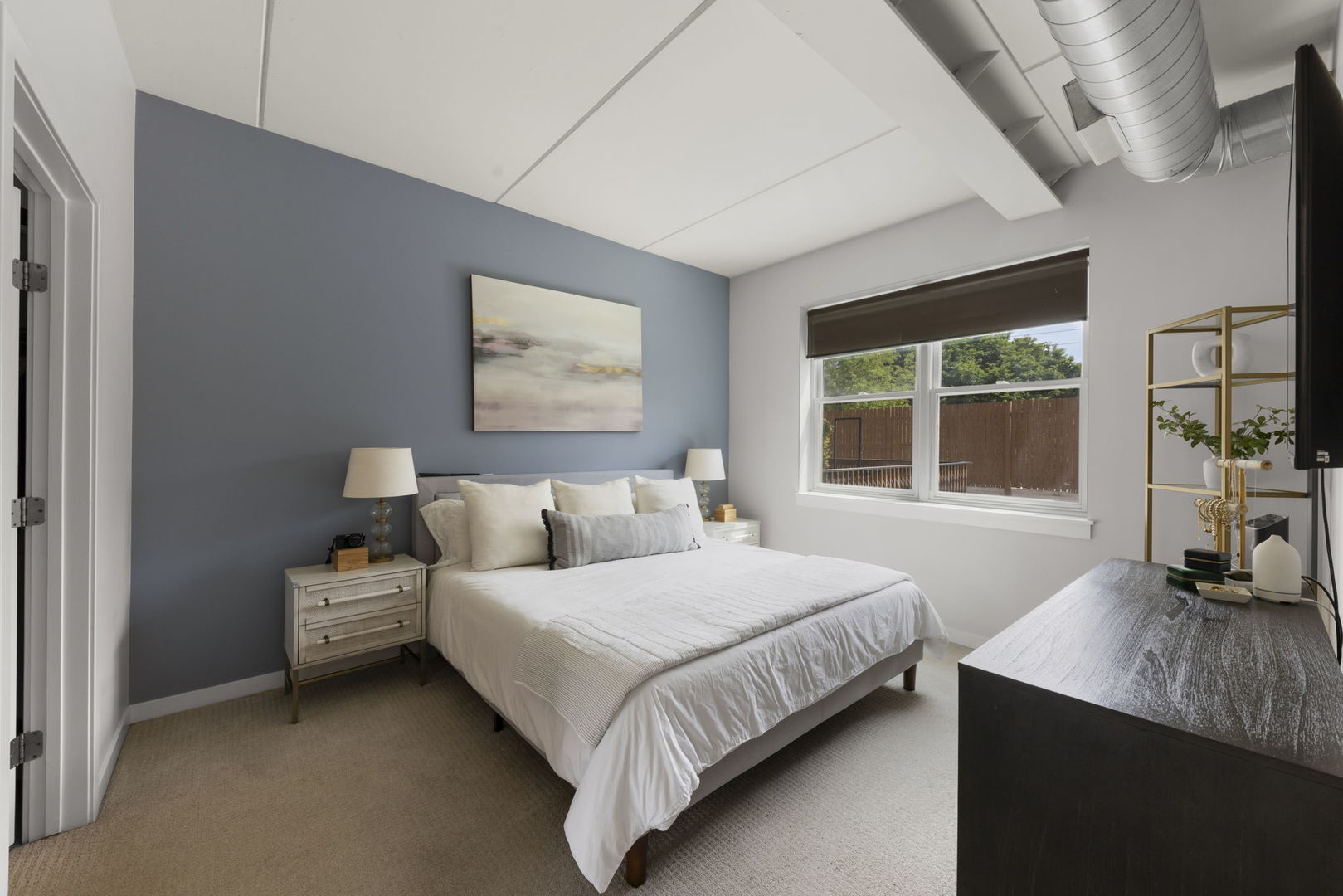873 N Larrabee Street Unit: 202