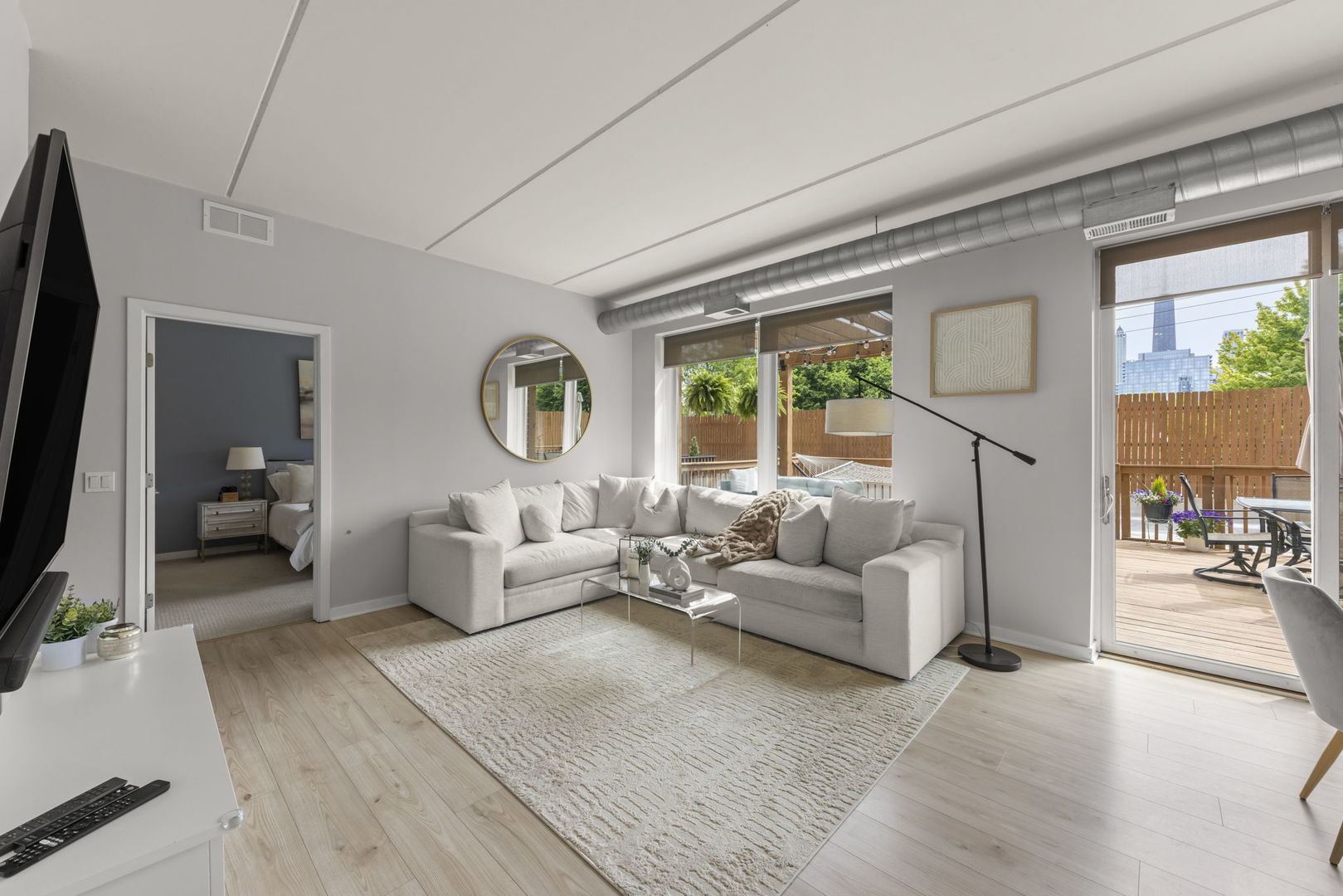 873 N Larrabee Street Unit: 202