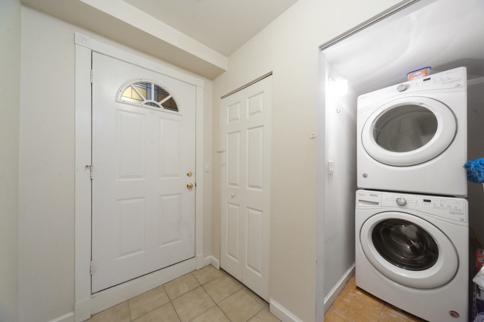 1319 W Fargo Avenue Unit: 1N