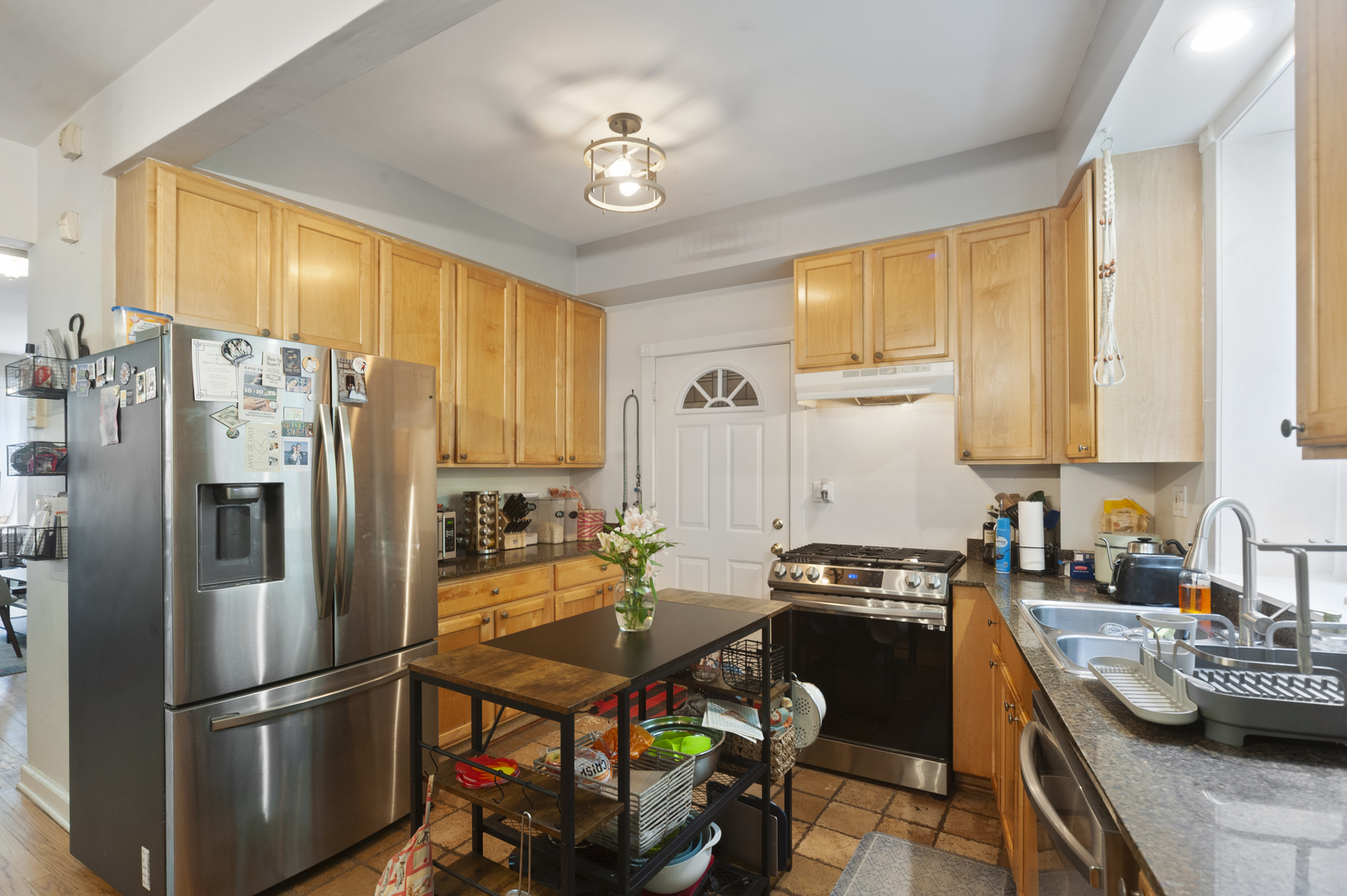 1319 W Fargo Avenue Unit: 1N